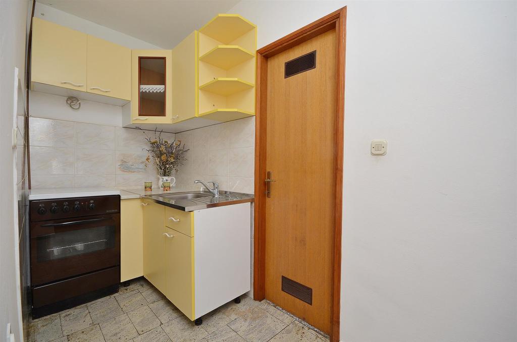 Apartments Miljenka Vodice Exteriör bild